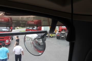 ��������˹ ����X3000 �������� 440���� 6X4ǣ����ͼƬ