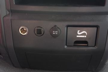 ��������˹ ����X3000 �������� 440���� 6X4ǣ����ͼƬ