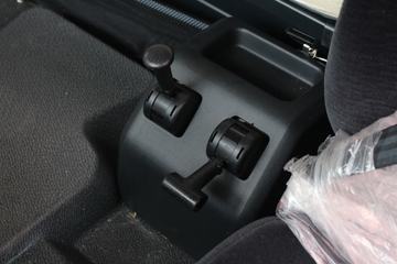 ��������˹ ����X3000 �������� 440���� 6X4ǣ����ͼƬ