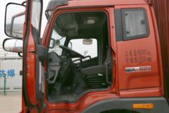 福田 瑞沃中卡 168马力 4X2 6.7米厢式载货车(BJ5146XXY-1)