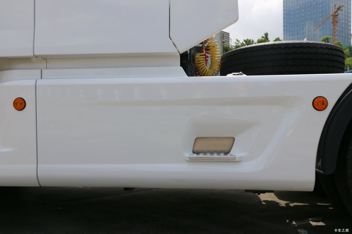  T7ؿ 430 6X4ͷǣ(LZ4251T7DA)                                                