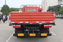 东风 多利卡D8 156马力 4X2 6.15米单排栏板载货车(EQ1090S8BDE)