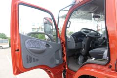 东风 多利卡D8 156马力 4X2 6.15米单排栏板载货车(EQ1090S8BDE)