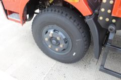 东风 多利卡D8 156马力 4X2 6.15米单排栏板载货车(EQ1090S8BDE)