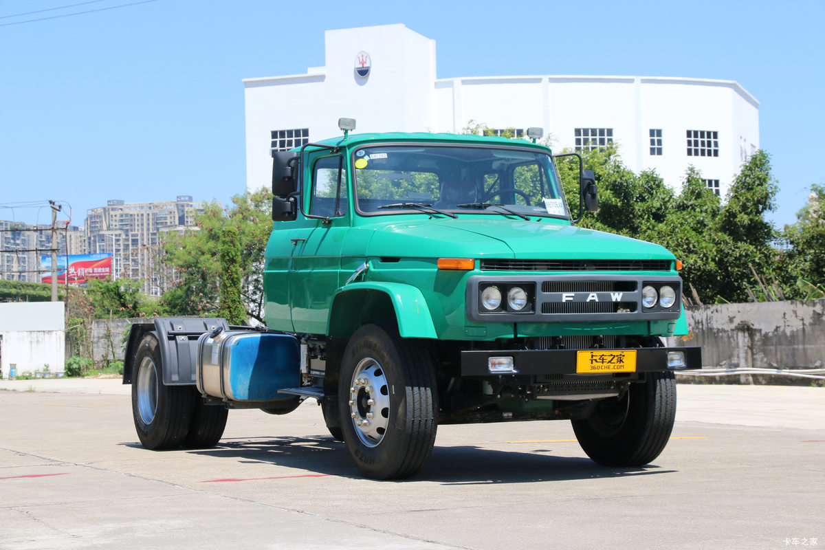 一汽柳特 经济型长头重卡 220马力 4X2牵引车