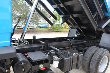 һ������ ��ž���7ϵ 130���� 4X2 3.625����ж��ͼƬ