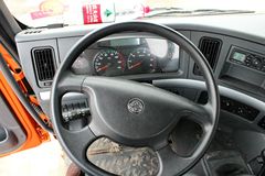 东风柳汽 乘龙M5重卡 336马力 6X2牵引车(LZ4240QCAA)