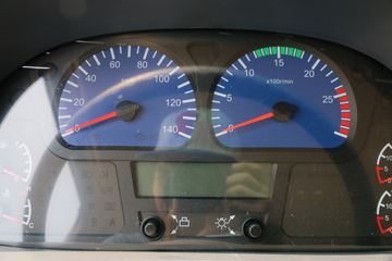 �������ó� ����п� 180���� 4X2 7.7���ػ�������(DFH5120XXYB2)ͼƬ