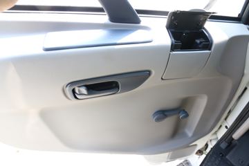 �������ó� ����п� 180���� 4X2 7.7���ػ�������(DFH5120XXYB2)ͼƬ