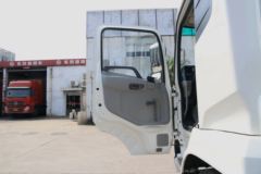 东风商用车 天锦中卡 180马力 4X2 7.7米载货车底盘(DFH5120XXYB2)