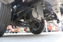 东风商用车 天锦中卡 180马力 4X2 7.7米载货车底盘(DFH5120XXYB2)