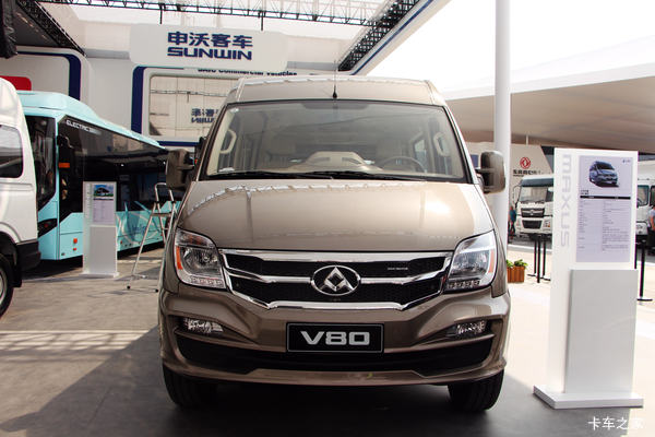 上汽大通 V80 2021款 经典傲运通 2.0T 125马力 5-6座 6挡自动 短轴超低顶轻客(国六)