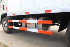 解放 J6F 150马力 4X2 冷藏车(CA5041XLCP40K2L1E4A84)