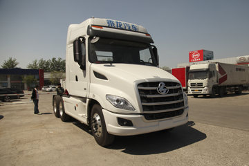 东风柳汽 乘龙T7重卡 520马力 6X4长头牵引车(LZ4251T7DB)