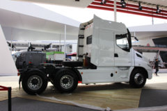 东风柳汽 乘龙T7重卡 520马力 6X4长头牵引车(LZ4251T7DB)