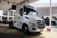 东风柳汽 乘龙T7重卡 520马力 6X4长头牵引车(LZ4251T7DB)