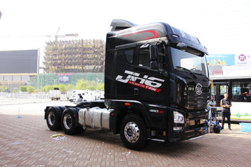 青岛解放 JH6重卡 460马力 6X4牵引车(CA4250P25K2T1E4)