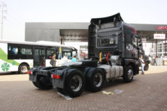 青岛解放 JH6重卡 460马力 6X4牵引车(CA4250P25K2T1E4)