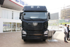 青岛解放 JH6重卡 460马力 6X4牵引车(CA4250P25K2T1E4)