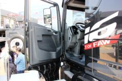 青岛解放 JH6重卡 460马力 6X4牵引车(CA4250P25K2T1E4)