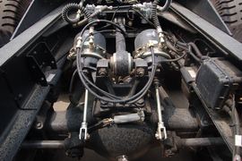 德龙F2000&nbsp;牵引车底盘                                                图片