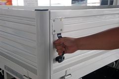 江铃凯锐 116马力 4.22米单排栏板轻卡(窄体)