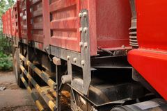 东风 康霸中卡 140马力 4X2 6.1米栏板载货车(带卧铺)(EQ1120GZ12D6)