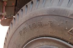 东风 康霸中卡 140马力 4X2 6.1米栏板载货车(带卧铺)(EQ1120GZ12D6)