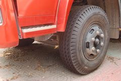 东风 康霸中卡 140马力 4X2 6.1米栏板载货车(带卧铺)(EQ1120GZ12D6)