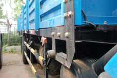 东风 多利卡L 136马力 4X2 6.2米单排栏板载货车(EQ1081TZ12D5)