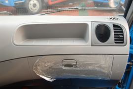 金霸&nbsp;载货车驾驶室                                               图片