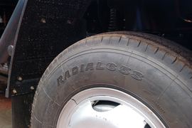 金霸&nbsp;载货车底盘                                                图片