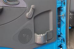 东风 多利卡L 136马力 4X2 6.2米排半仓栅式载货车(EQ1081TZ12D5)