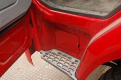 青岛解放 赛龙中卡 130马力 4X2 6.75米栏板载货车(CA1128PK2L2EA80)