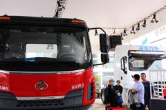 东风柳汽 新乘龙M3B 200马力 6X2 5.6米自卸车底盘(LZ3250M3CB)