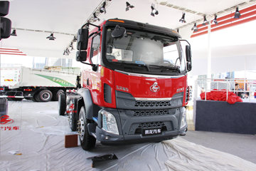 东风柳汽 新乘龙M3B 200马力 6X2 5.6米自卸车底盘(LZ3250M3CB)