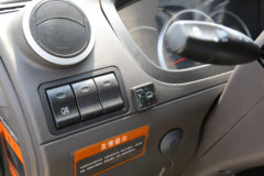 飞碟奥驰 M1系列 1.2L 75马力 汽油/CNG 2.7米双排栏板微卡(FD1037R13Q5-S1)