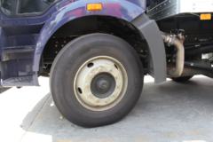 一汽解放 J6M重卡 240马力 6X2 9.5米厢式载货车(CA5250XXYP63K1L6T3E4)