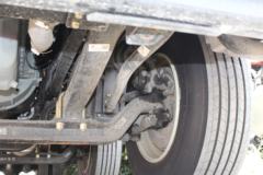 一汽解放 J6M重卡 240马力 6X2 9.5米厢式载货车(CA5250XXYP63K1L6T3E4)