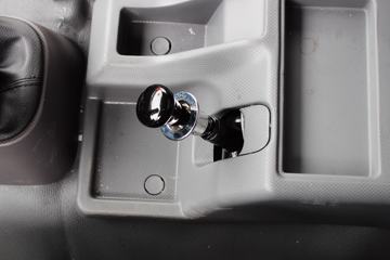 ���� ˧��Q9 ��˾��W570 180���� 4X2 7.5����ʽ�ػ���(HFC5142XXYP70K1E3V)ͼƬ