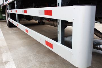 ���� ˧��Q9 ��˾��W570 180���� 4X2 7.5����ʽ�ػ���(HFC5142XXYP70K1E3V)ͼƬ