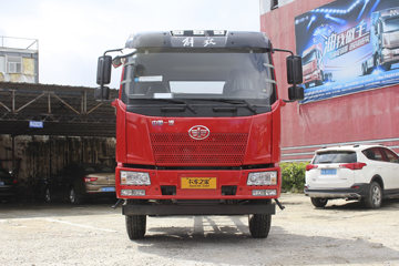 一汽解放 J6L中卡 220马力 6X2 8.7米栏板载货车(CA1190P62K1L7T3E4)