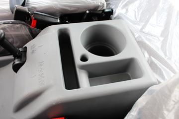һ����� J6L�п� 180���� 4X2 6.8���ػ�������ͼƬ