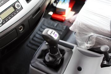 һ����� J6L�п� 180���� 4X2 6.8���ػ�������ͼƬ