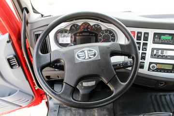 һ����� J6L�п� 180���� 4X2 6.8���ػ�������ͼƬ