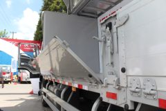 庆铃 VC46重卡 350马力 6X4 9.5米翼展式载货车(LCL5250XYK)