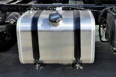 东风新疆 专底系列 180马力 4X2 7.7米厢式载货车(EQ5160XXYGD5D)