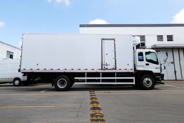 庆铃底盘&nbsp;冷藏车外观图片