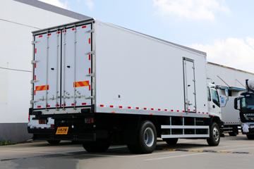 庆铃底盘&nbsp;冷藏车外观图片