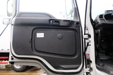 庆铃底盘&nbsp;冷藏车驾驶室图片